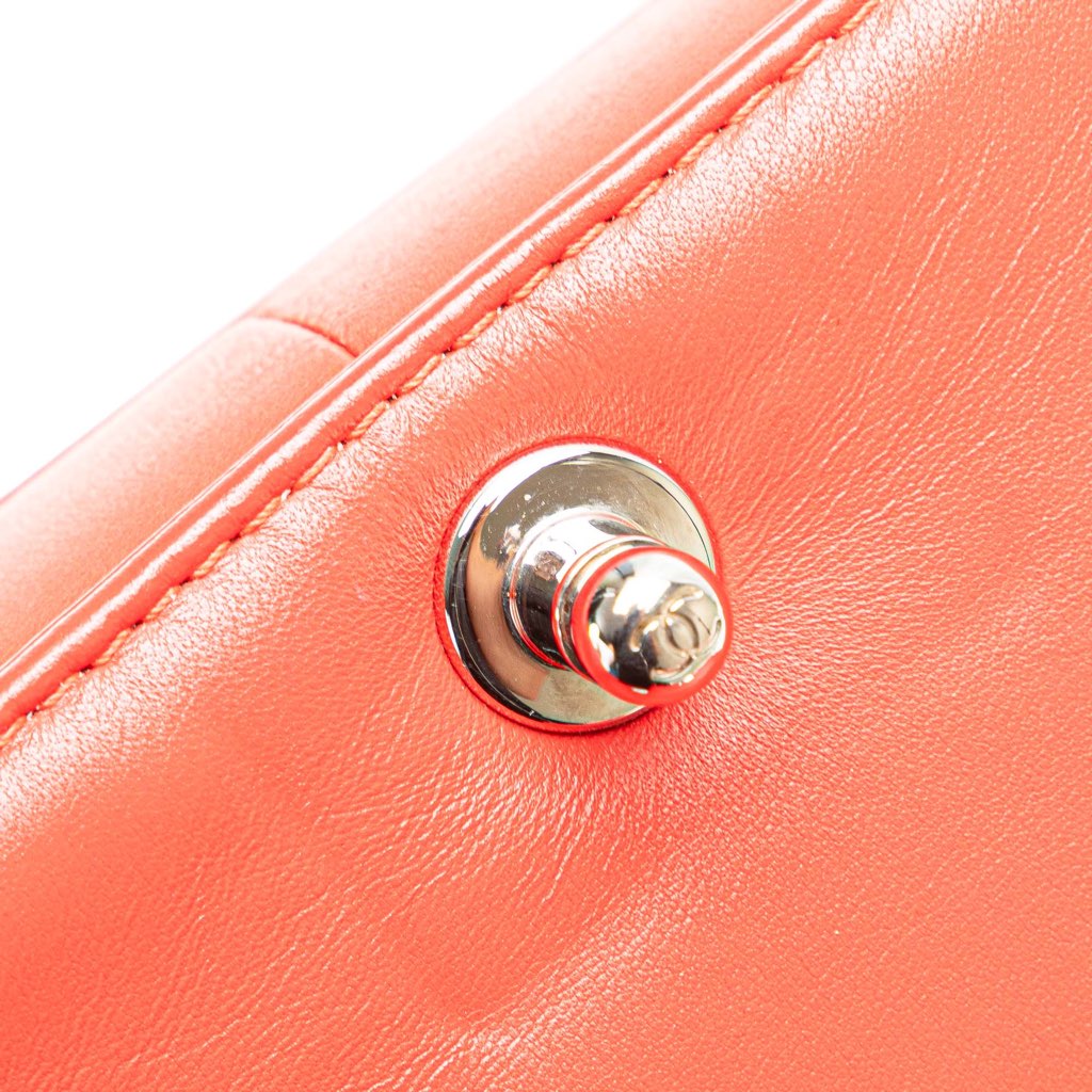 Chanel Old Medium Bicolor Quilted Lambskin and Rubber Boy Flap - Image 12