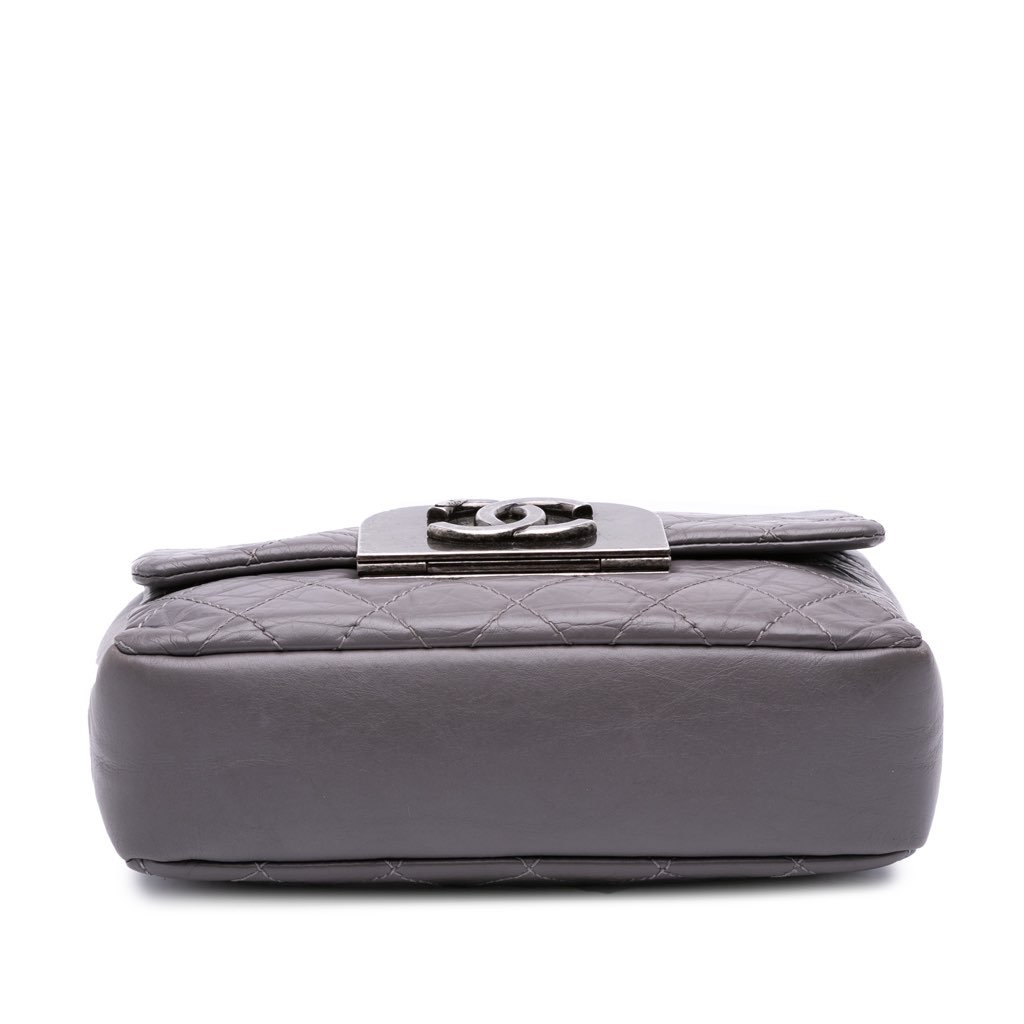 Chanel Quilted Aged Calfskin CC Square Flap - Image 6