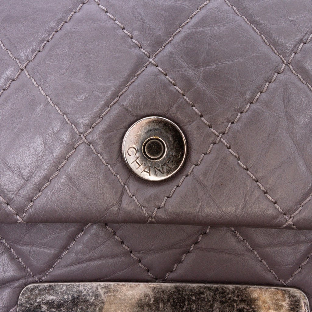 Chanel Quilted Aged Calfskin CC Square Flap - Detail 2