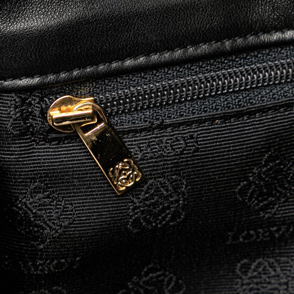 Loewe Nappa Flamenco Drawstring Crossbody - Detail 2