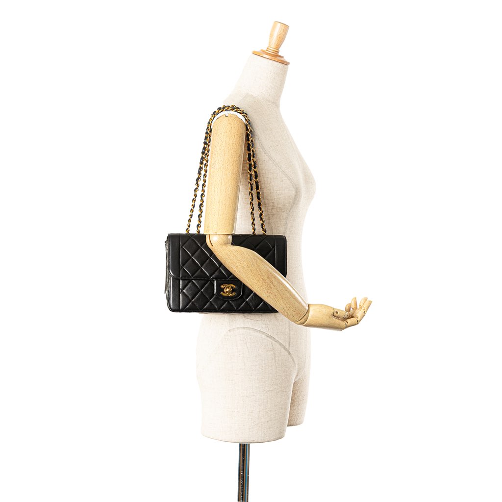 Chanel Medium CC Quilted Lambskin Border Single Flap - Image 14