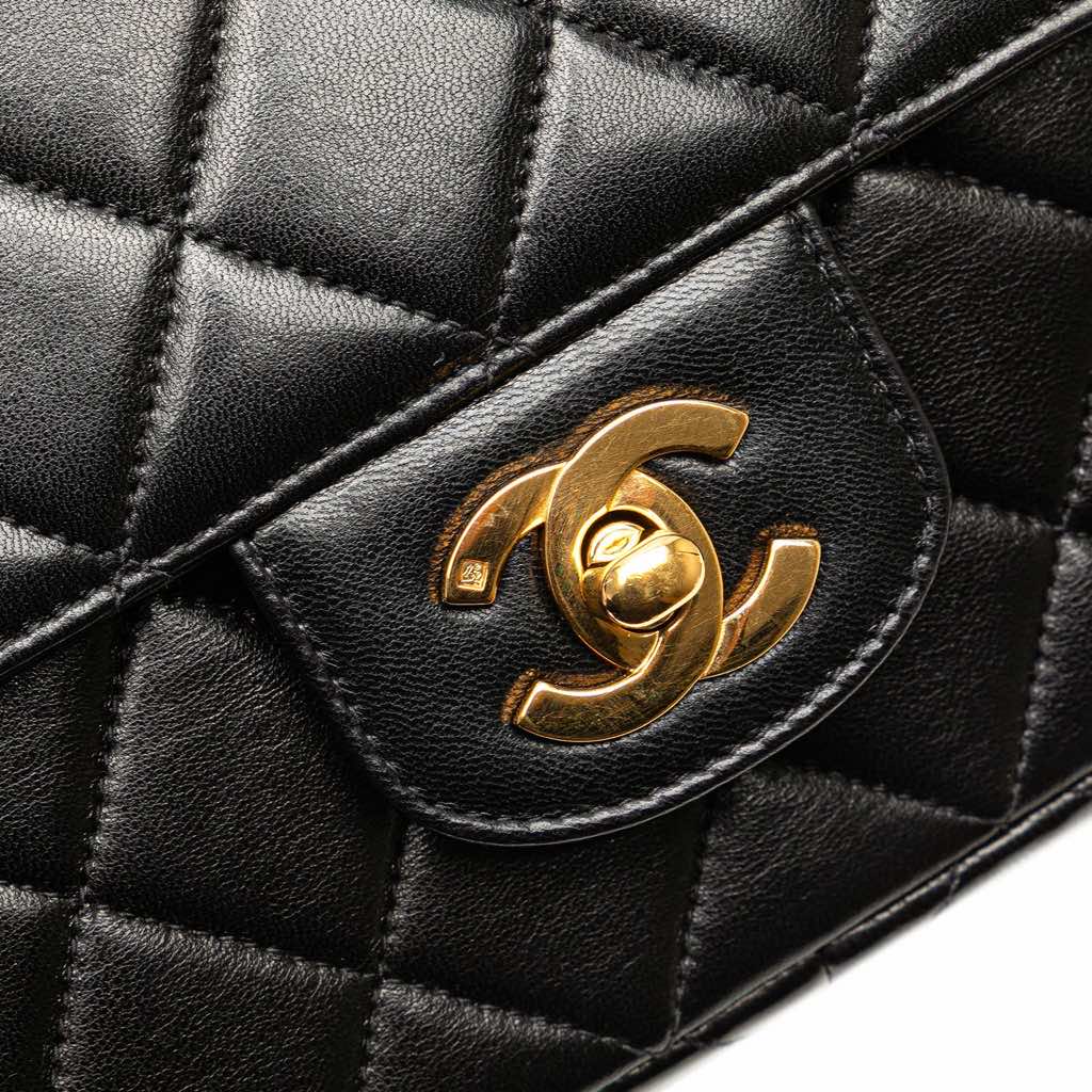 Chanel Medium CC Quilted Lambskin Border Single Flap - Image 11