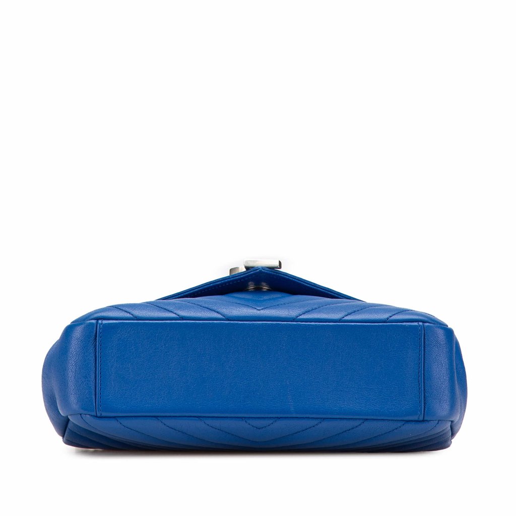 Saint Laurent Medium Matelasse Sheepskin Monogram Envelope Shoulder Bag - 3