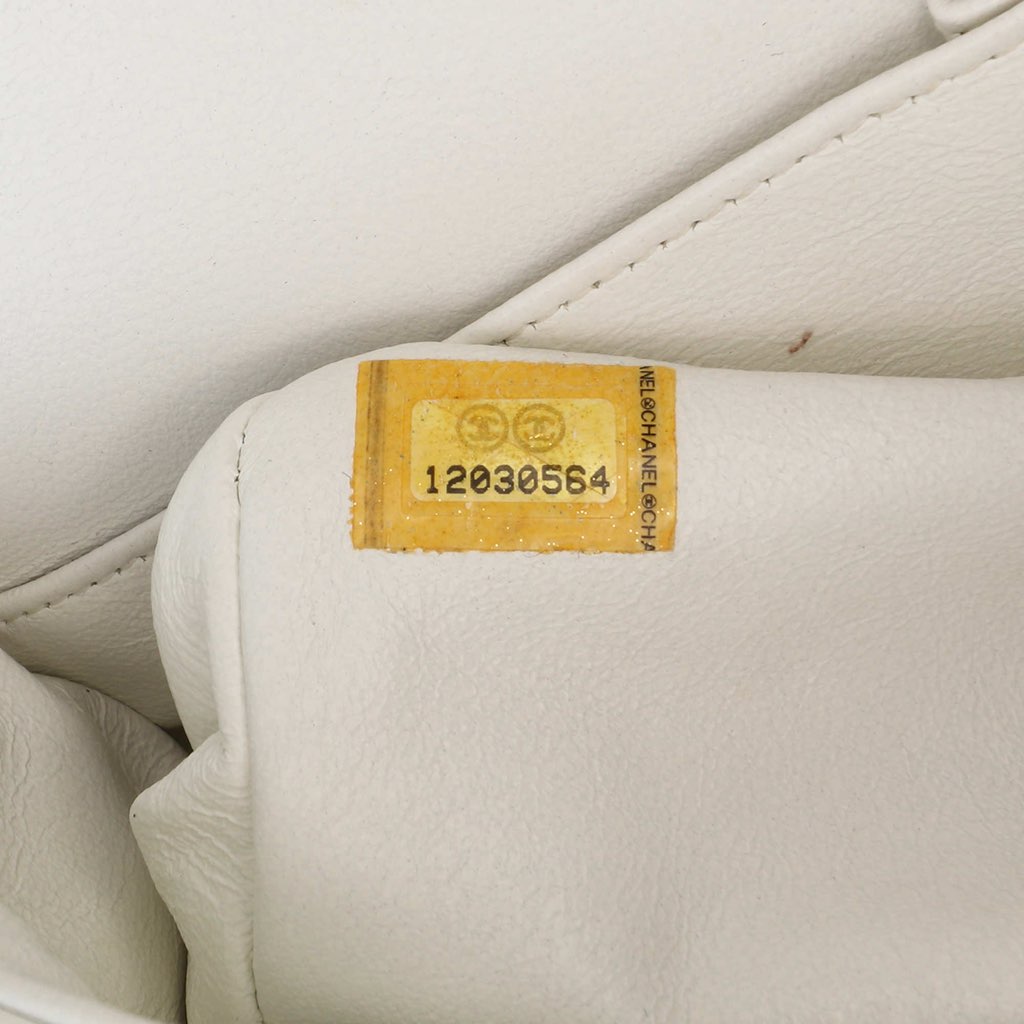 Chanel Medium Classic Caviar Double Flap - Detail 1