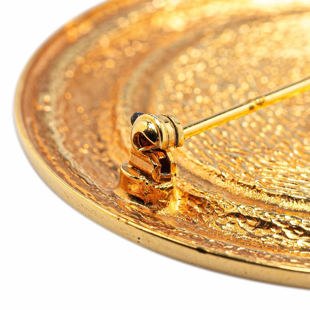 Chanel Gold Plated 31 Rue Cambon Round Brooch - 4