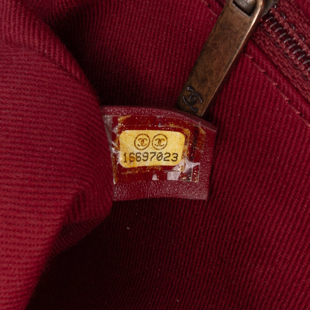 Chanel Large Quilted Glazed Caviar Shiva Flap - Side view