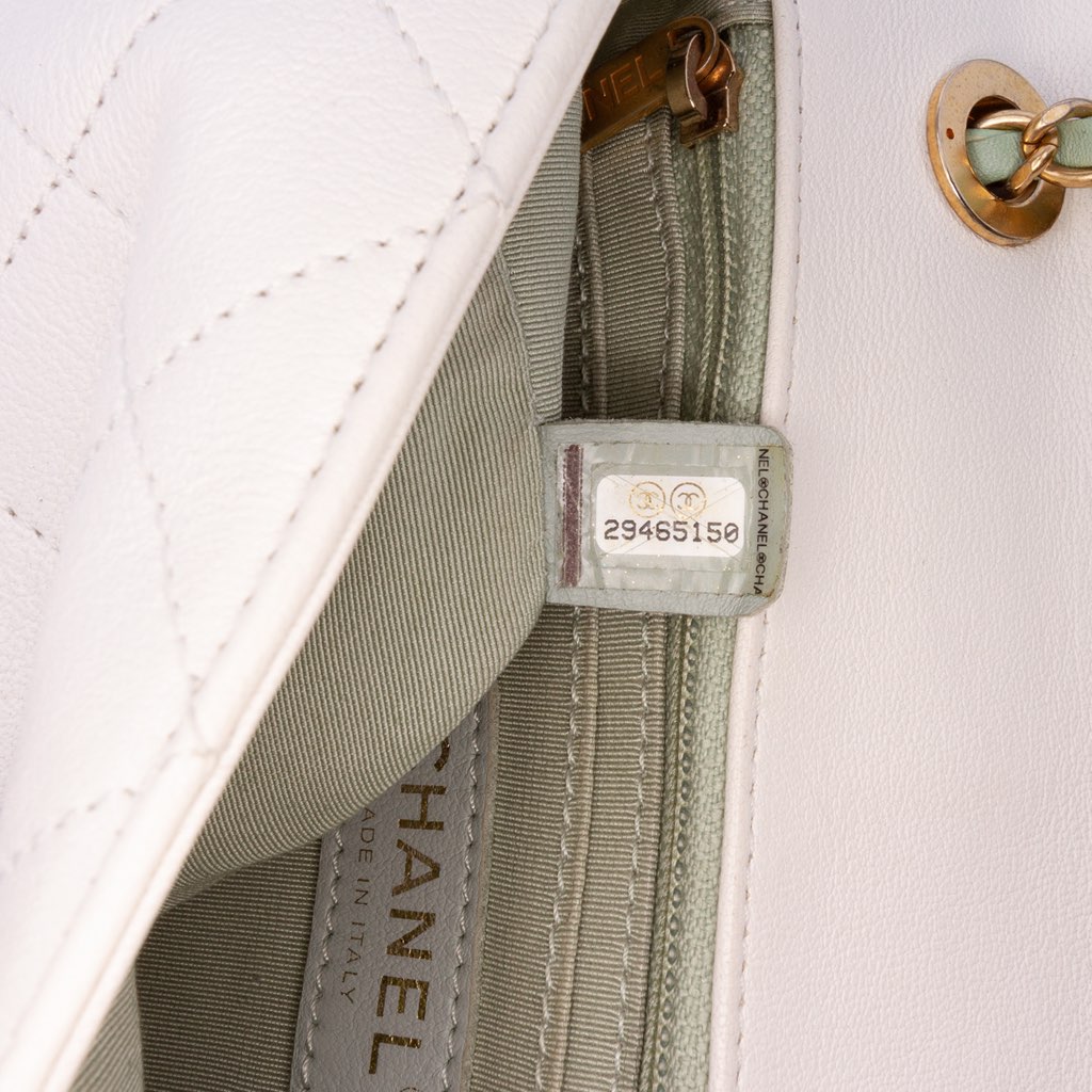 Chanel CC Quilted Calfskin Single Flap - Detail 1