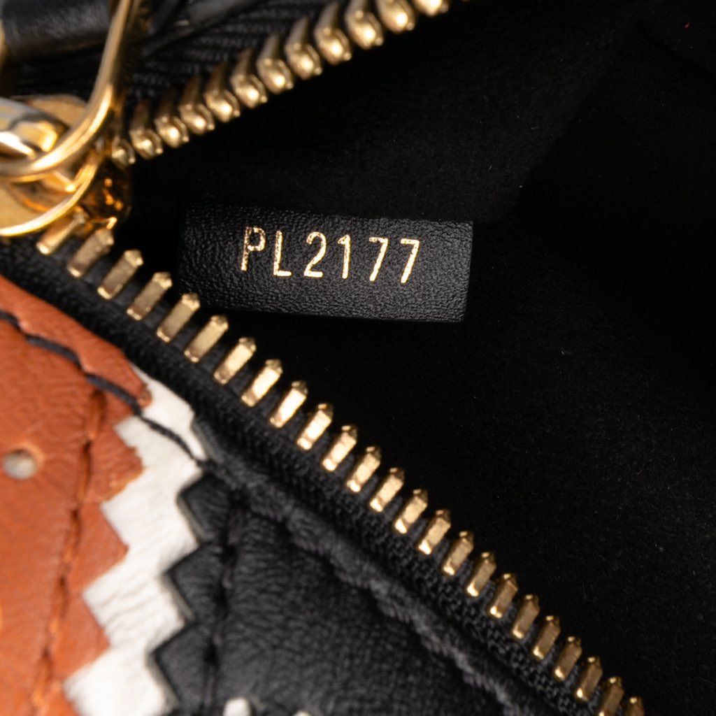 Louis Vuitton Monogram Brogue Pochette Metis - Detail 1