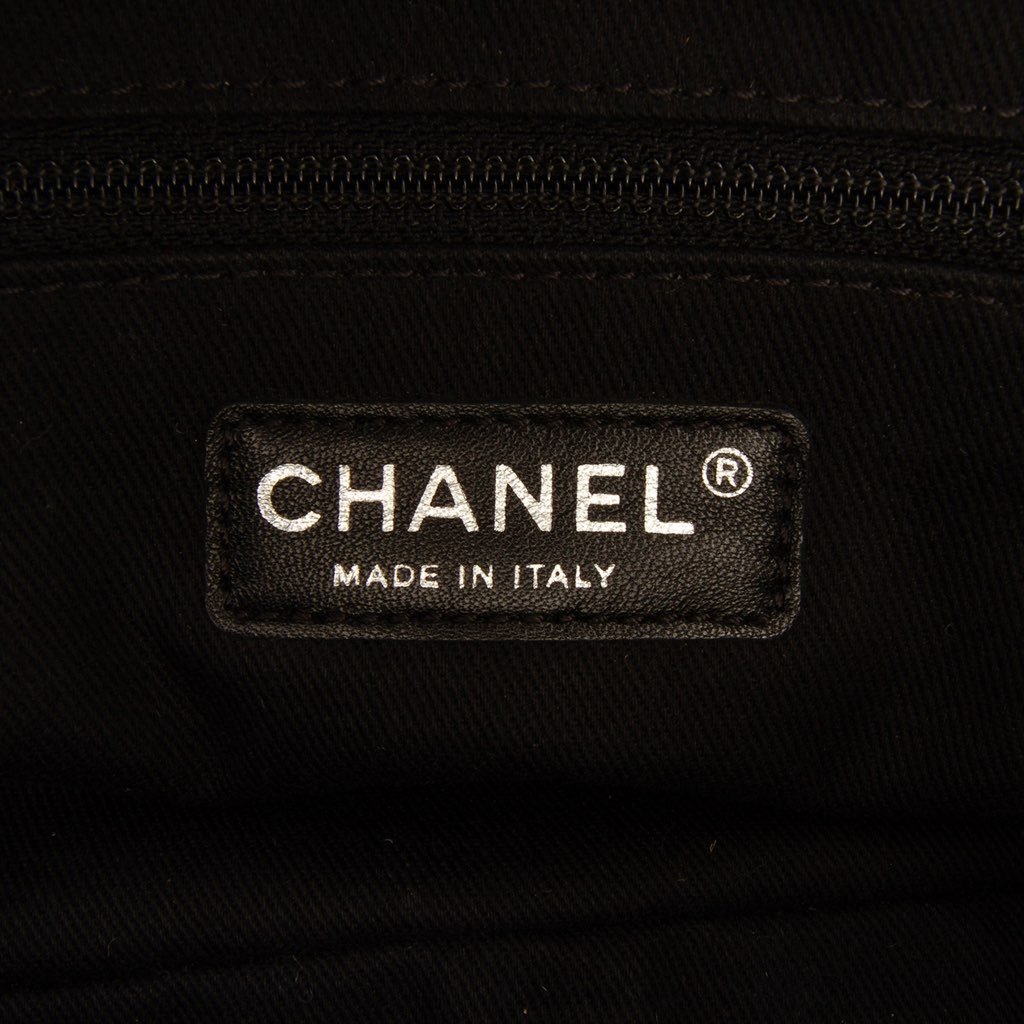 Chanel Medium Quilted Iridescent Caviar Easy Flap - 5