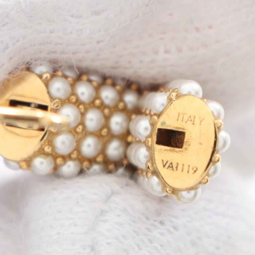 Louis Vuitton Gold Plated Brass and Pearls Essential V Hoop Earrings - 5
