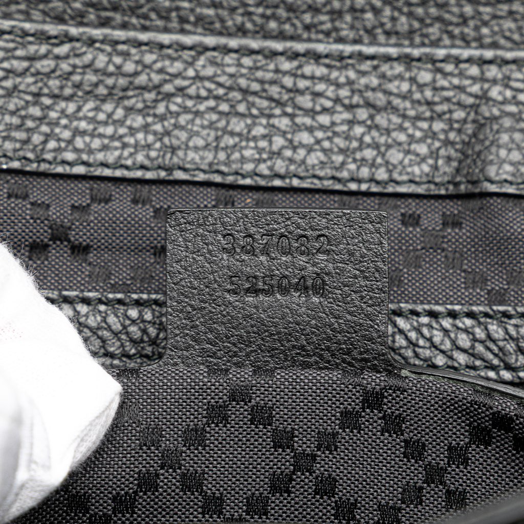 Gucci Pebbled Calfskin Portfolio Clutch - Detail 1