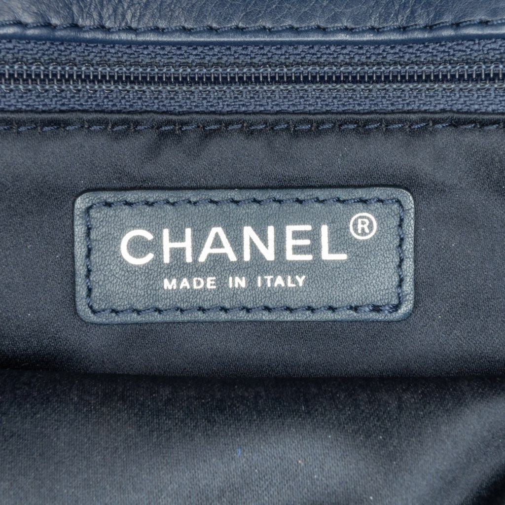 Chanel Medium Stitched Calfskin Citizen Flap - Detail 1