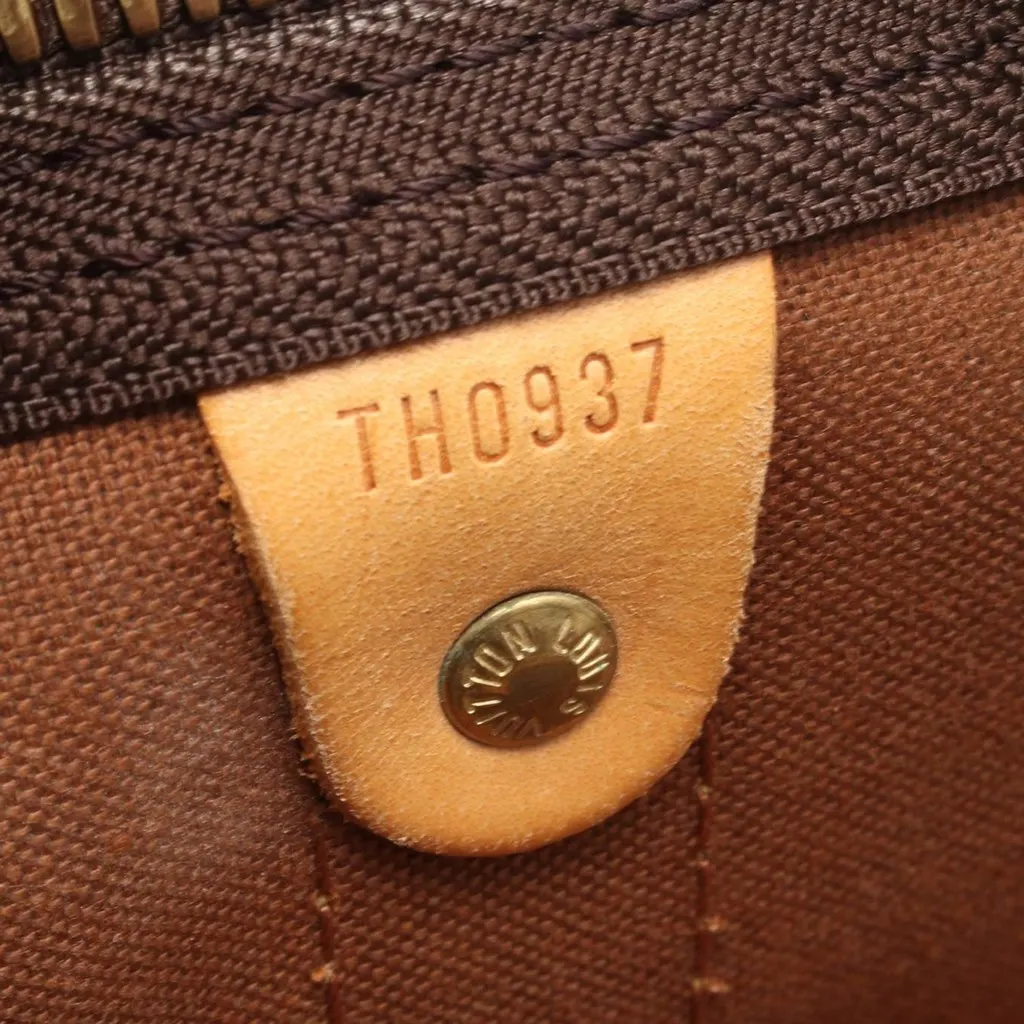 Louis Vuitton Monogram Keepall Bandouliere 50 Brown Canvas Good - Model View