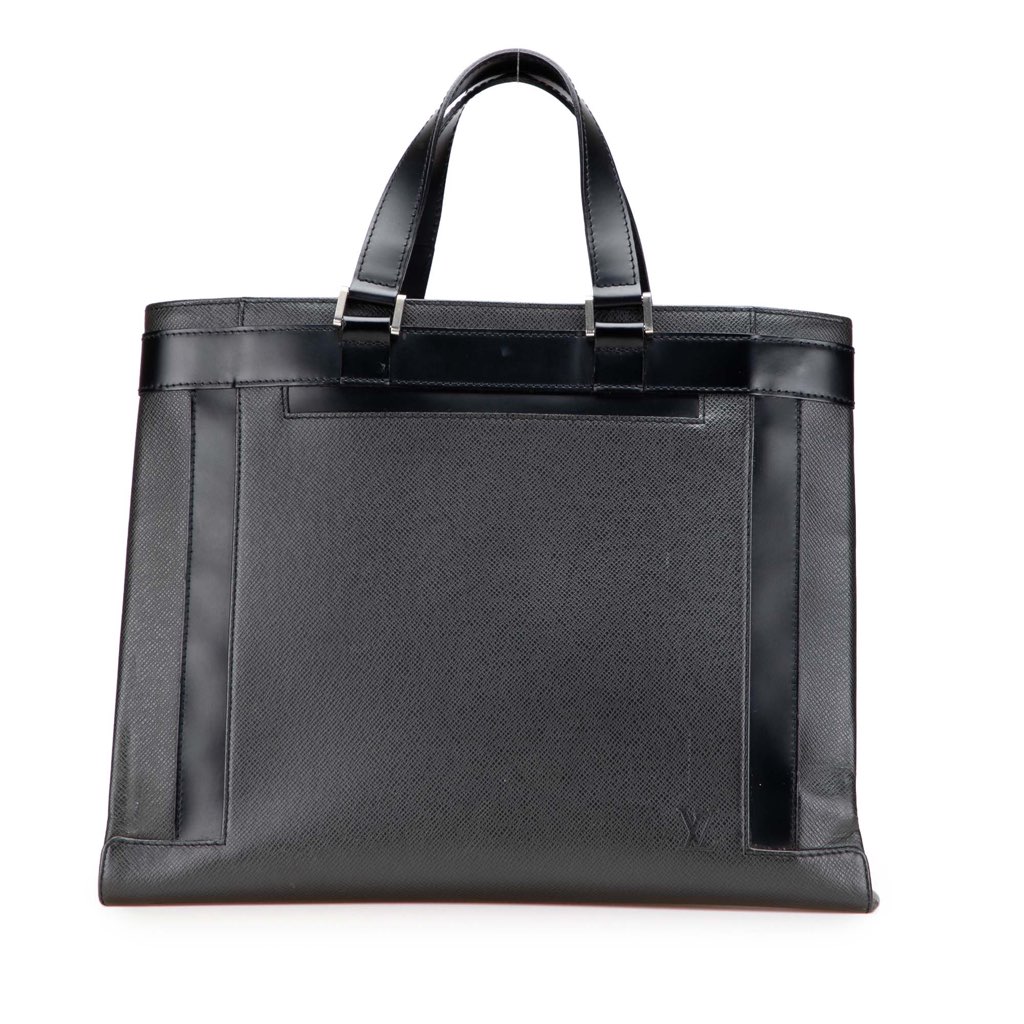 Louis Vuitton Taiga Kasbek PM