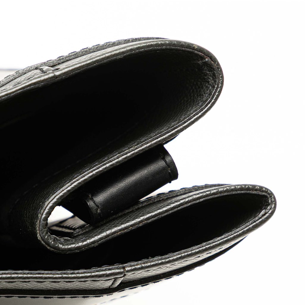 Louis Vuitton Taiga Kasbek PM - Detail 2