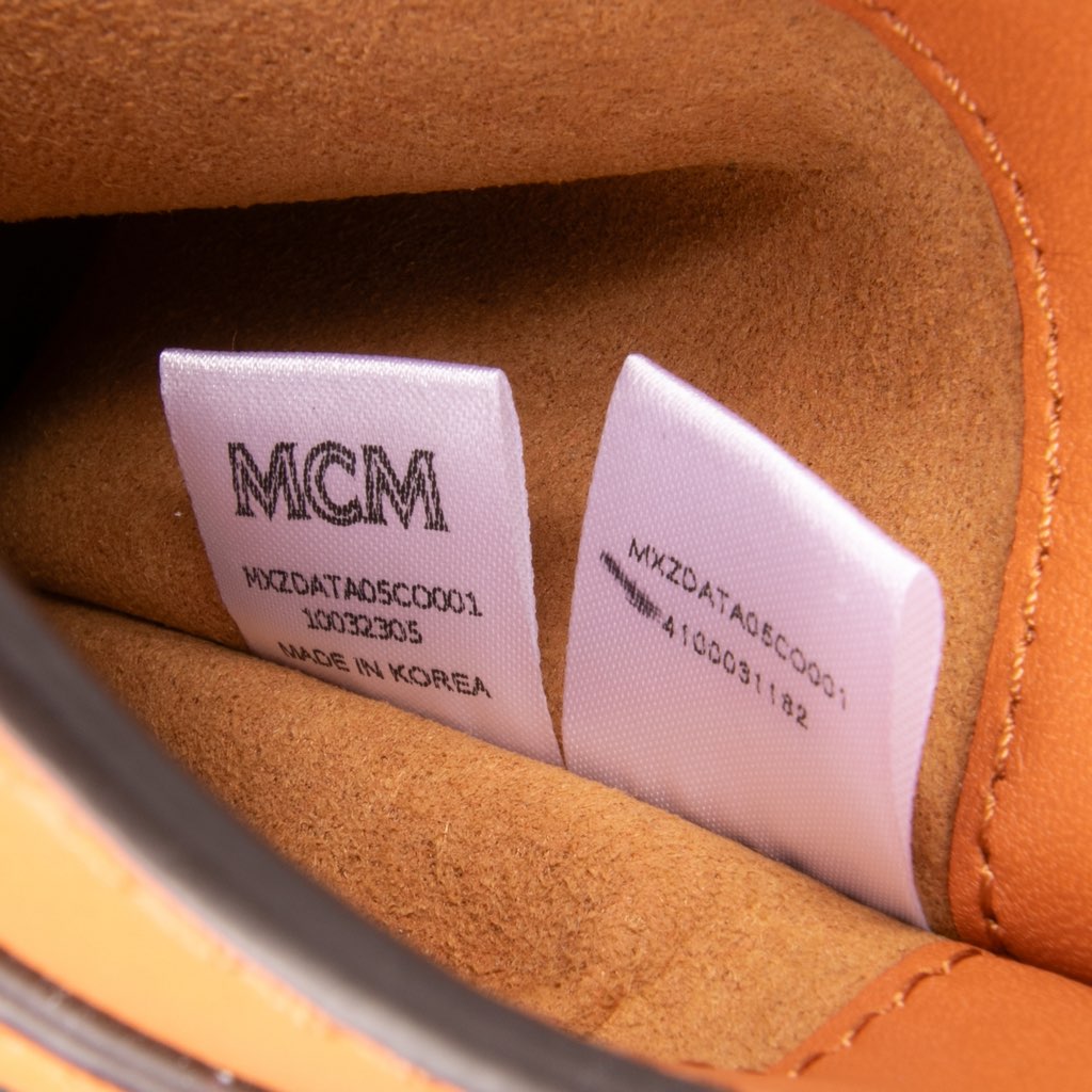 Mcm Spanish Calfskin Embossed Logo Aren Lanyard Phone Case - Detail 1