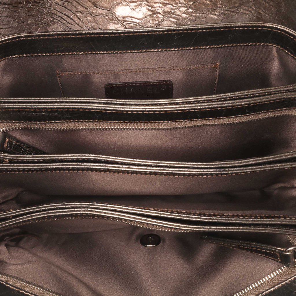 Chanel Medium Metallic Crackled Calfskin Clams Pocket Flap - 4