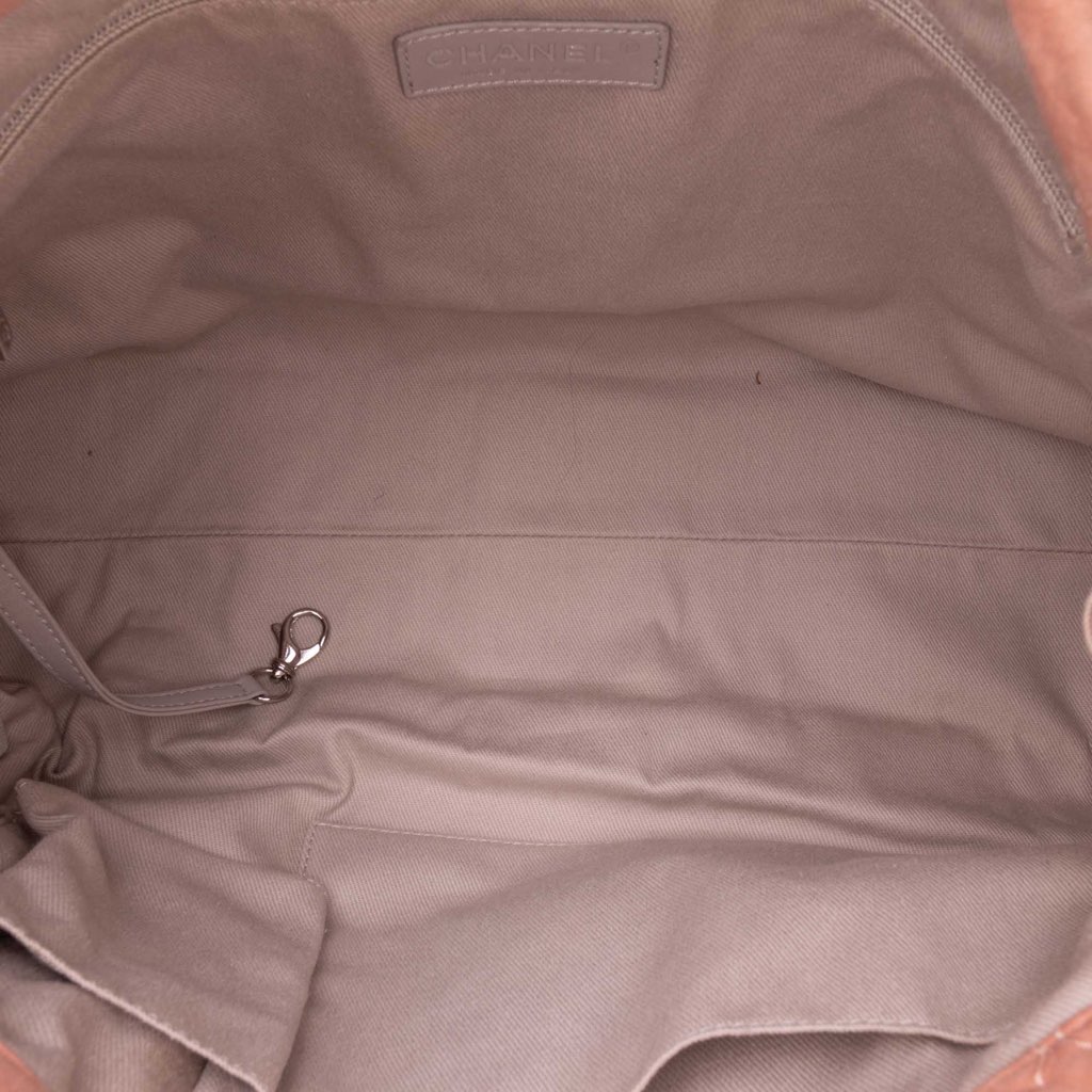 Chanel Small Iridescent Calfskin Sea Hit Tote - 4