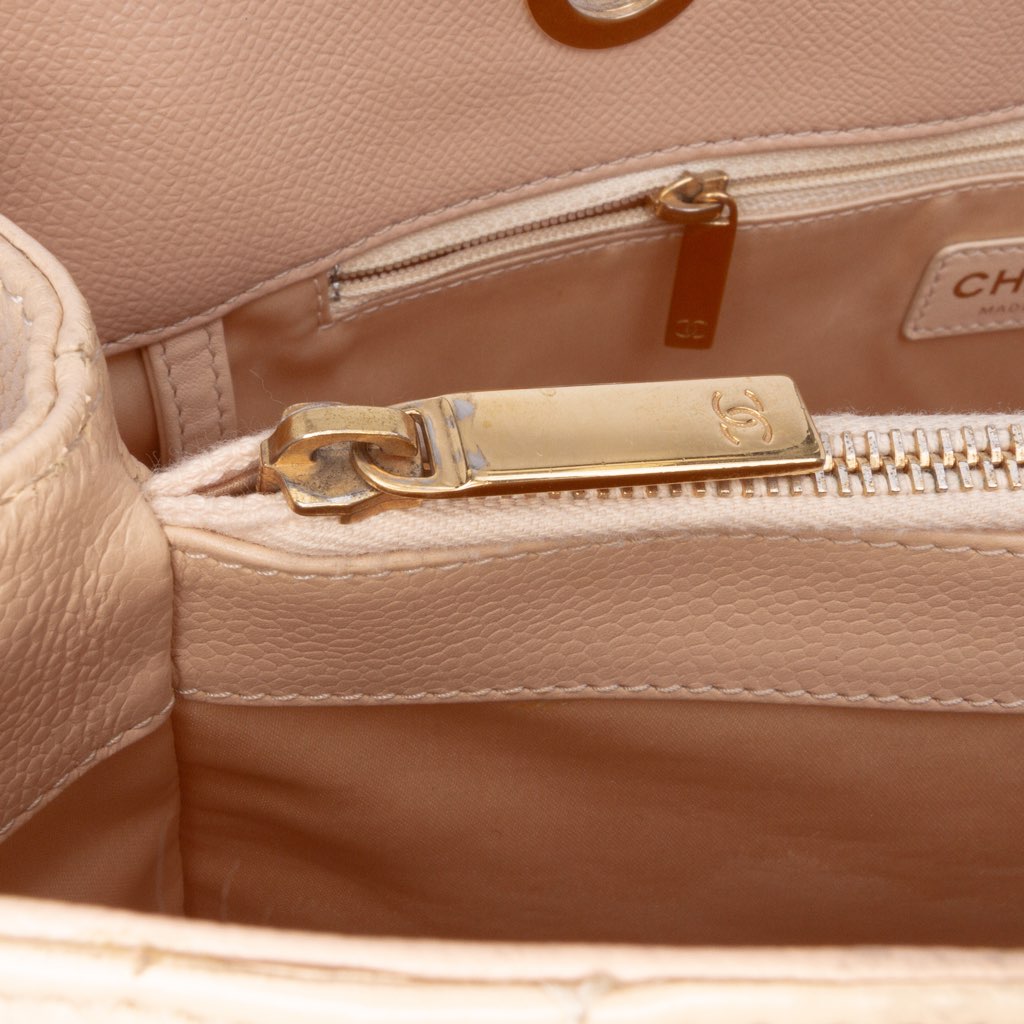 Chanel Caviar Grand Shopping Tote - Detail 1
