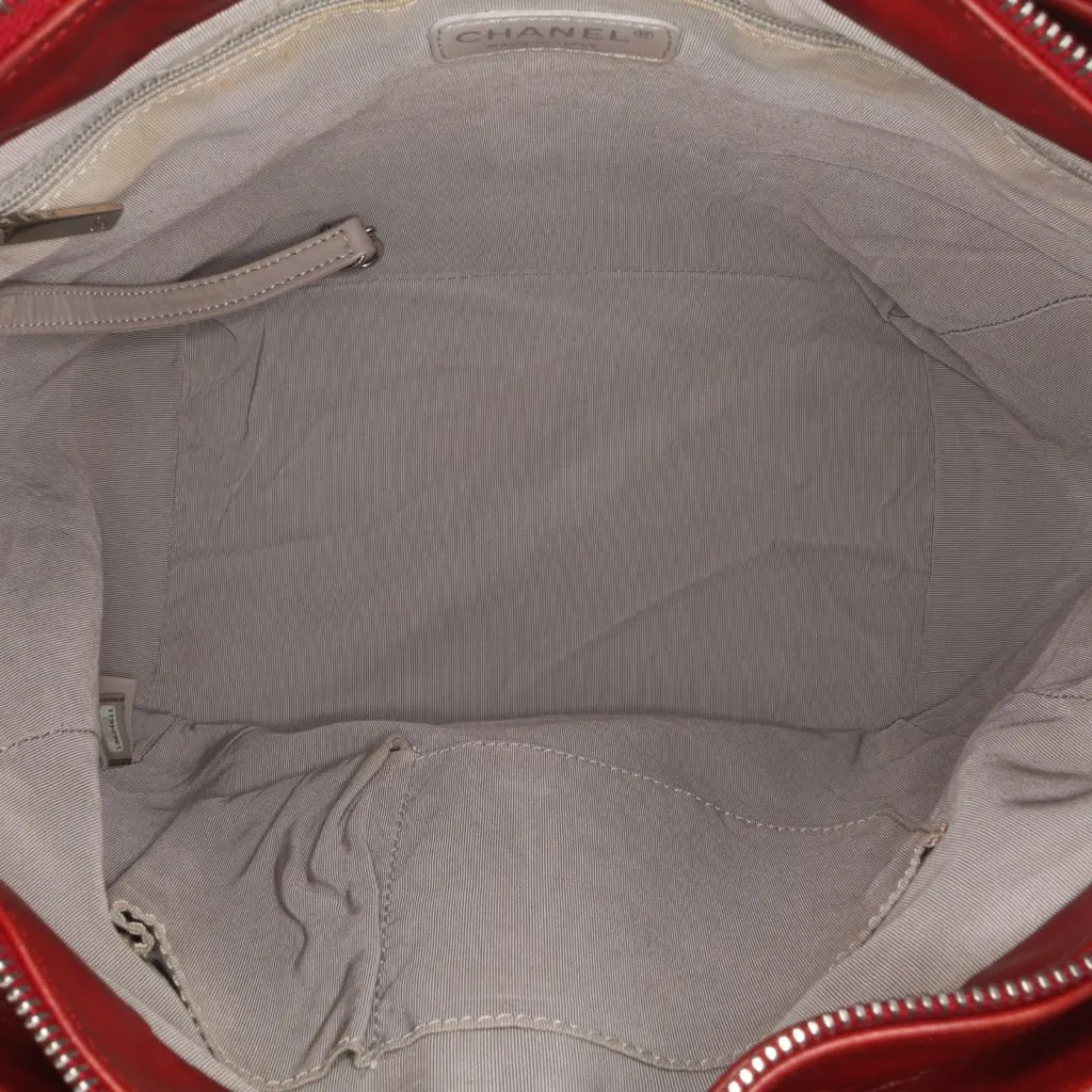 Chanel Calfskin On The Bund Tote Red Leather Good - Model View