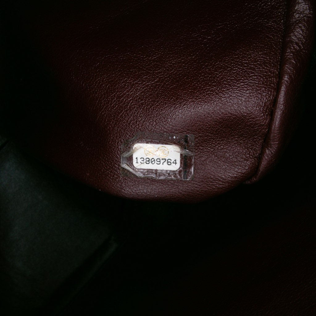 Chanel Maxi Classic Lambskin Single Flap - Detail 1