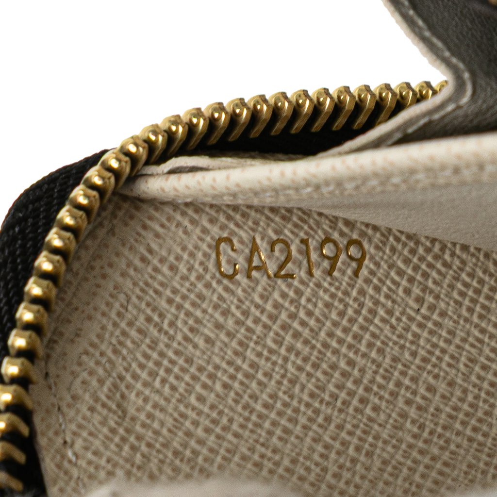 Louis Vuitton Monogram Giant Jungle Zippy Wallet - Detail 1