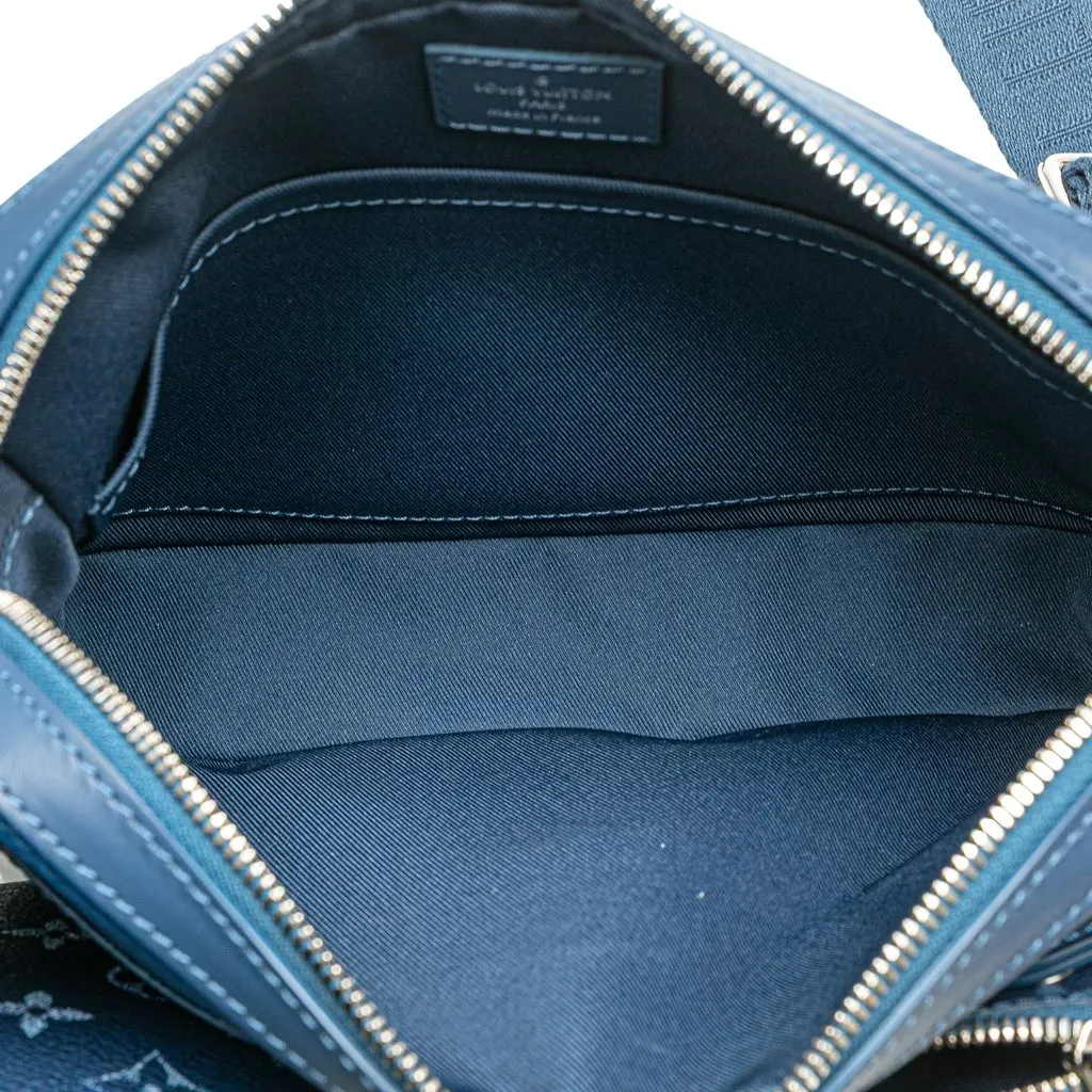 Louis Vuitton Monogram Gradient Trio Messenger Blue Canvas Very good - Model View