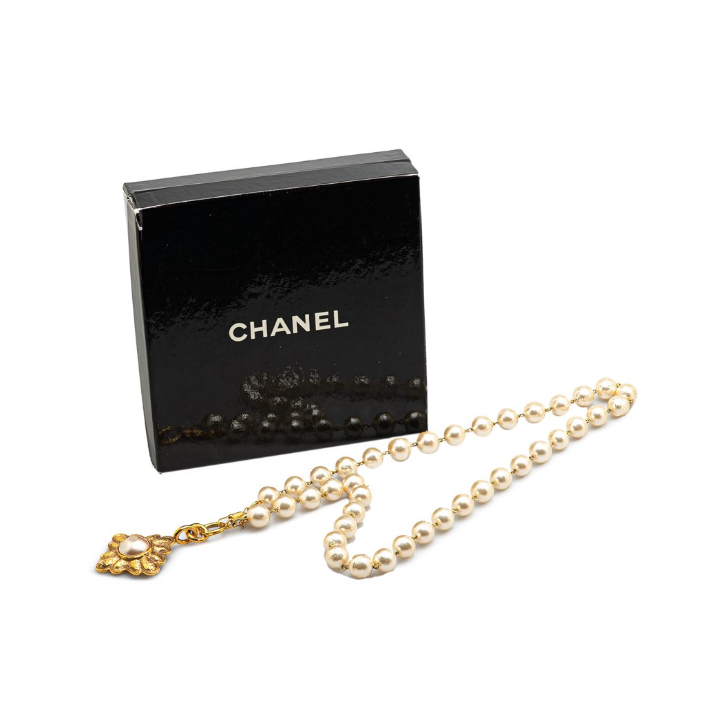 Chanel Gold Plated Faux Pearl Necklace - Image 10