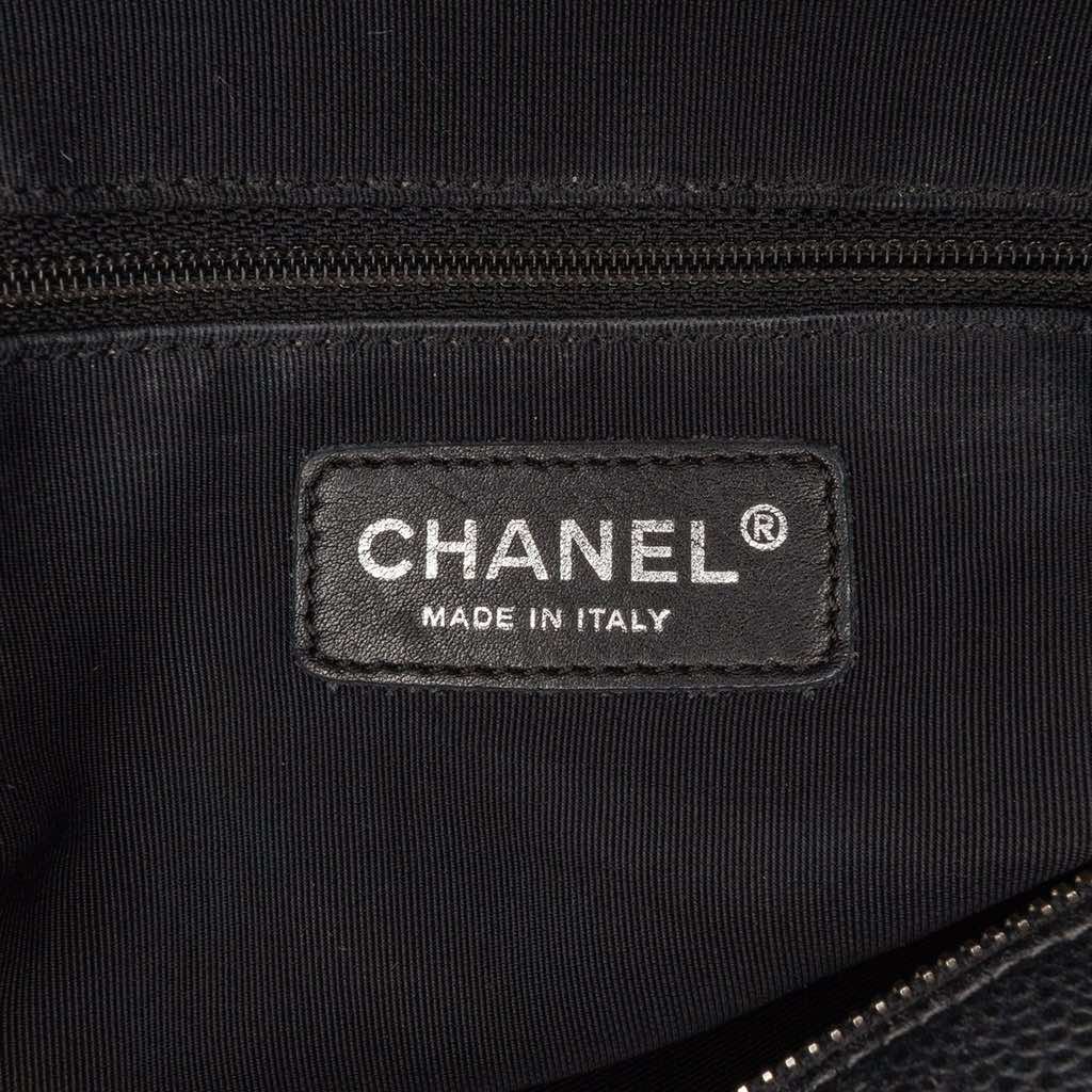 Chanel Caviar 31 Hobo Bag - Side view