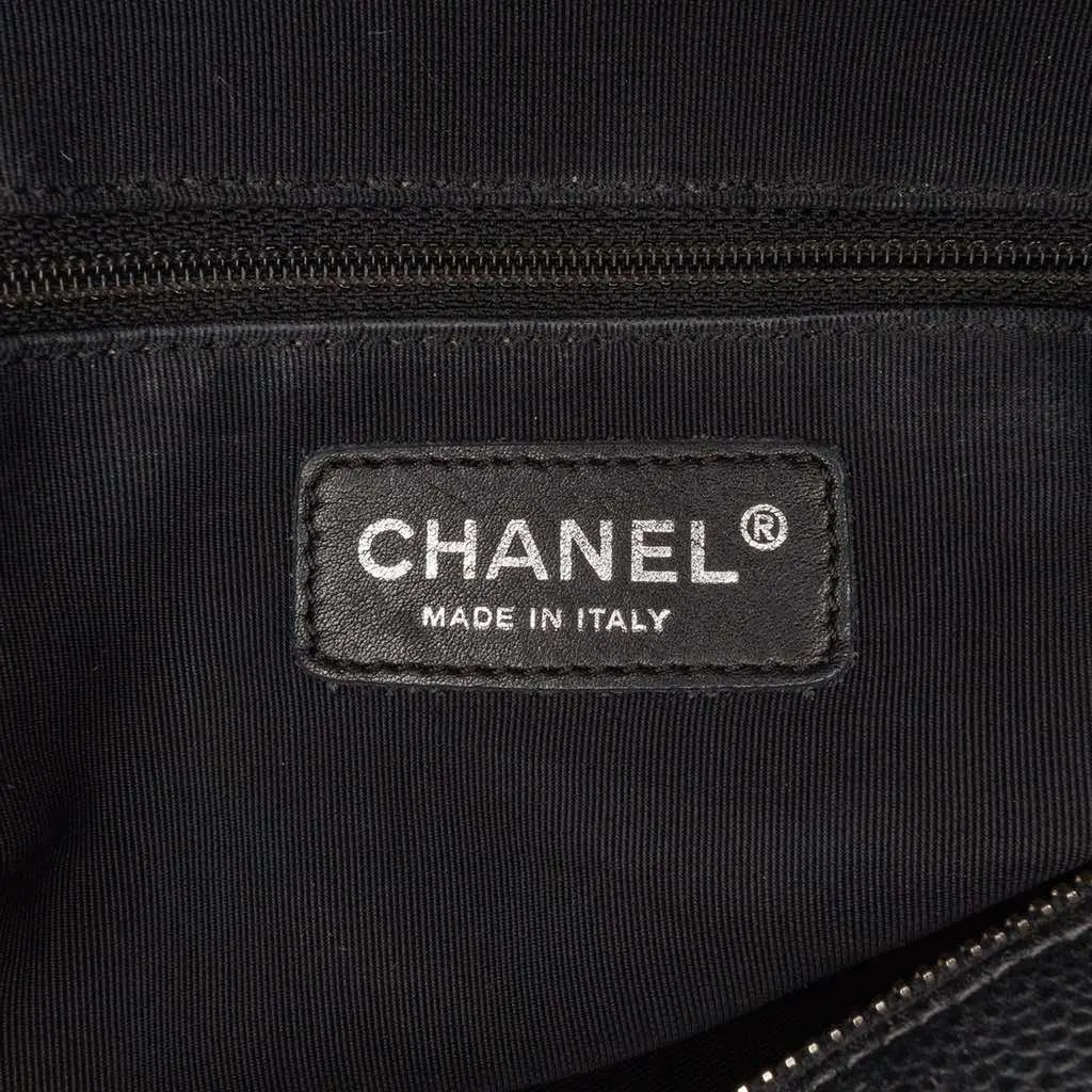 Chanel Caviar 31 Hobo Bag Black Leather Good - Box View