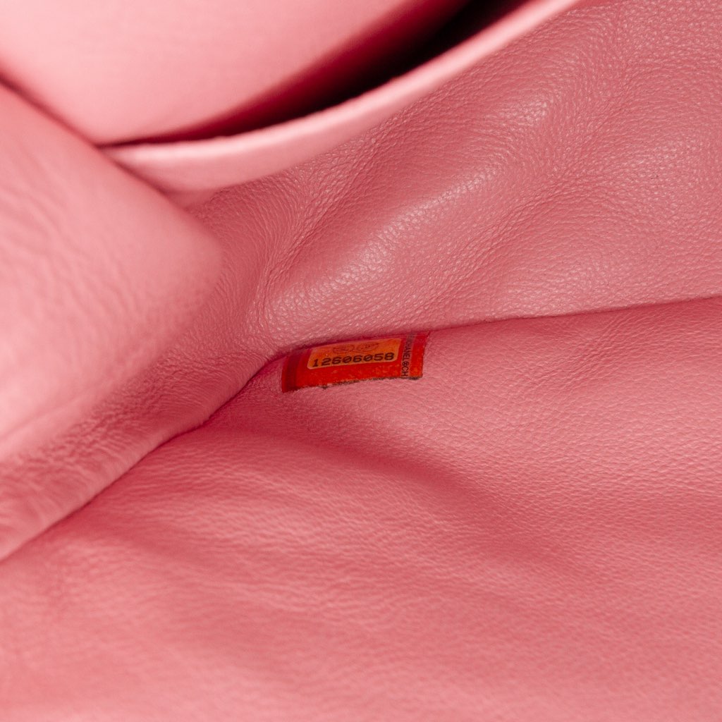 Chanel Medium Classic Lambskin Double Flap - Detail 1