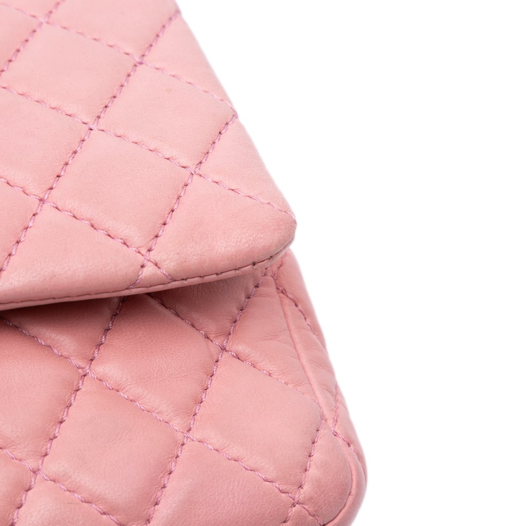 Chanel Medium Classic Lambskin Double Flap - Detail 2