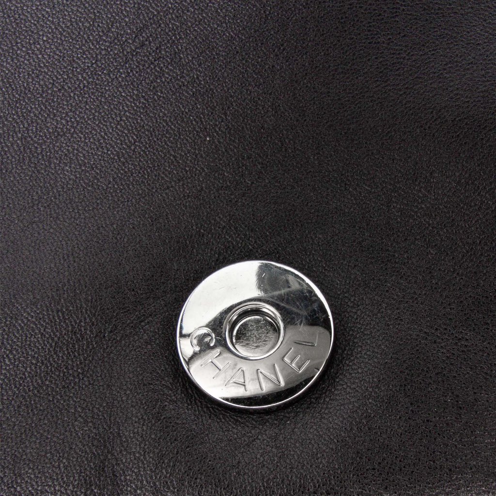 Chanel Quilted Metallic Distressed Lambskin CC Crystal Flap - Detail 2