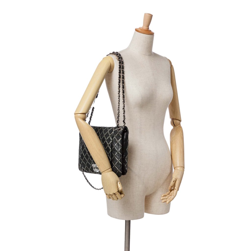 Chanel Quilted Metallic Distressed Lambskin CC Crystal Flap - Image 11