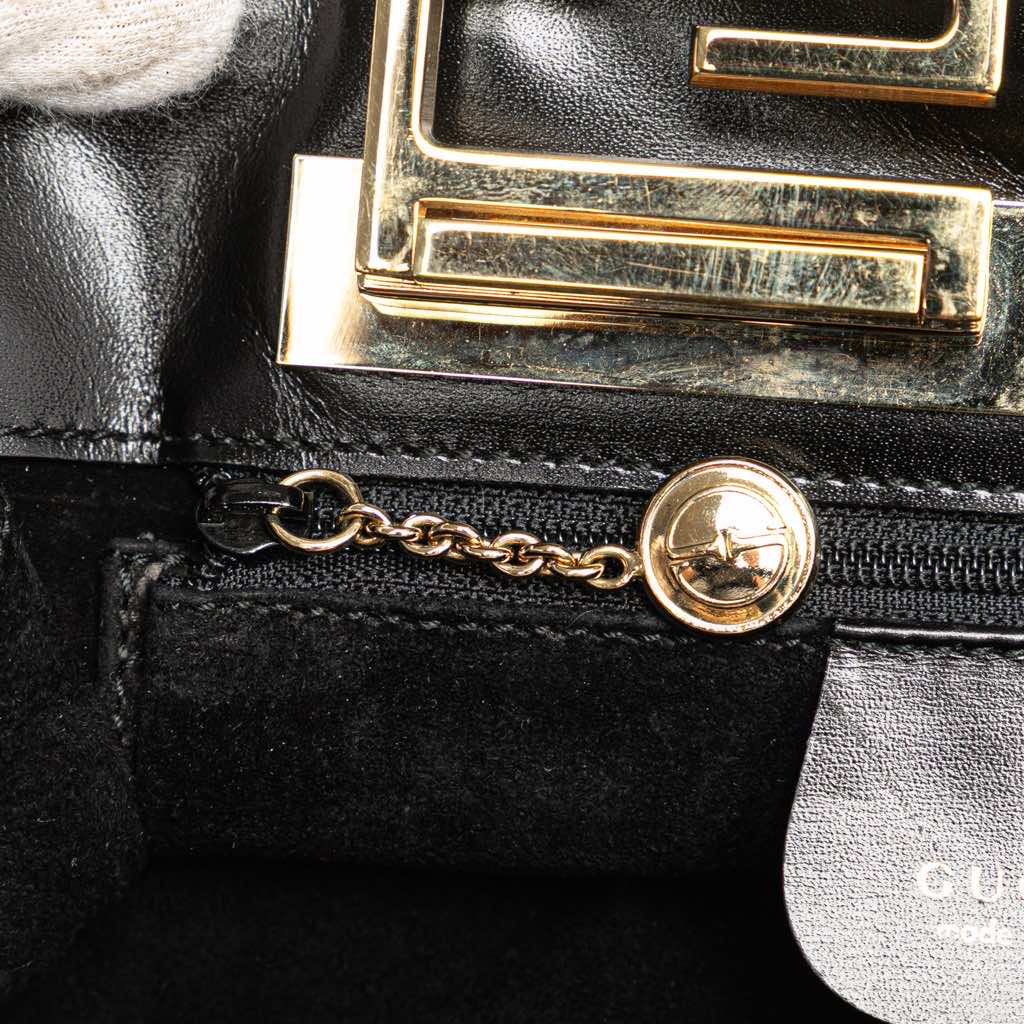 Gucci Suede Handbag - Detail 2