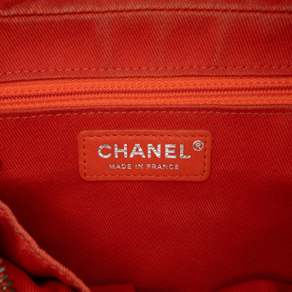 Chanel Medium Quilted Caviar Easy Flap - Side view