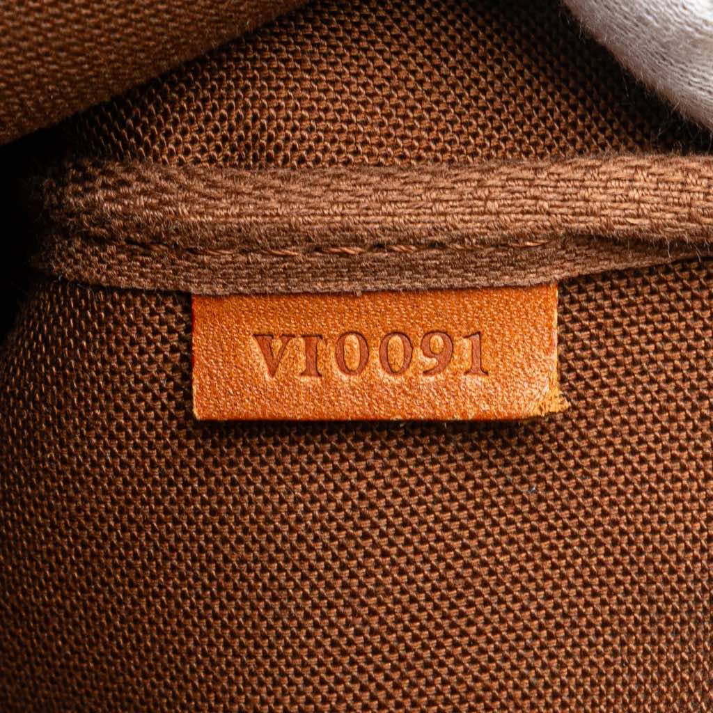 Louis Vuitton Monogram Pochette Accessoires - Detail 1