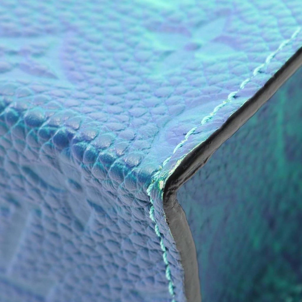 Louis Vuitton Monogram Taurillon Illusion Sac Plat XS - 5