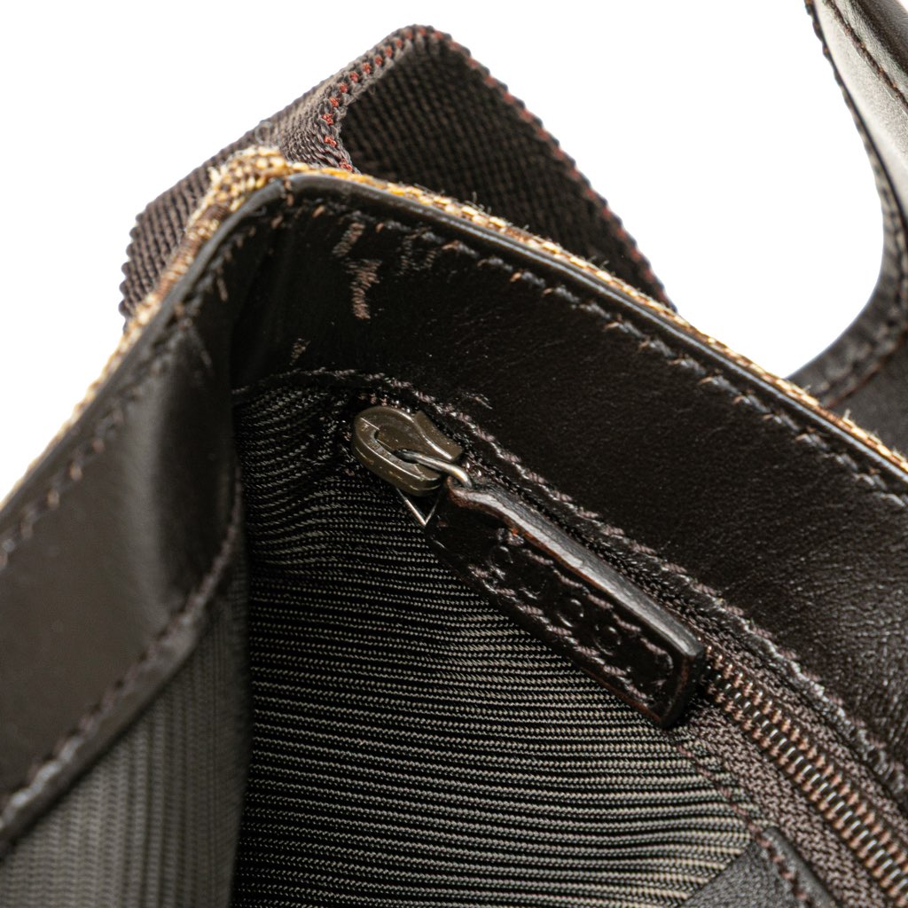 Gucci GG Canvas Jackie Belt Bag - Detail 2