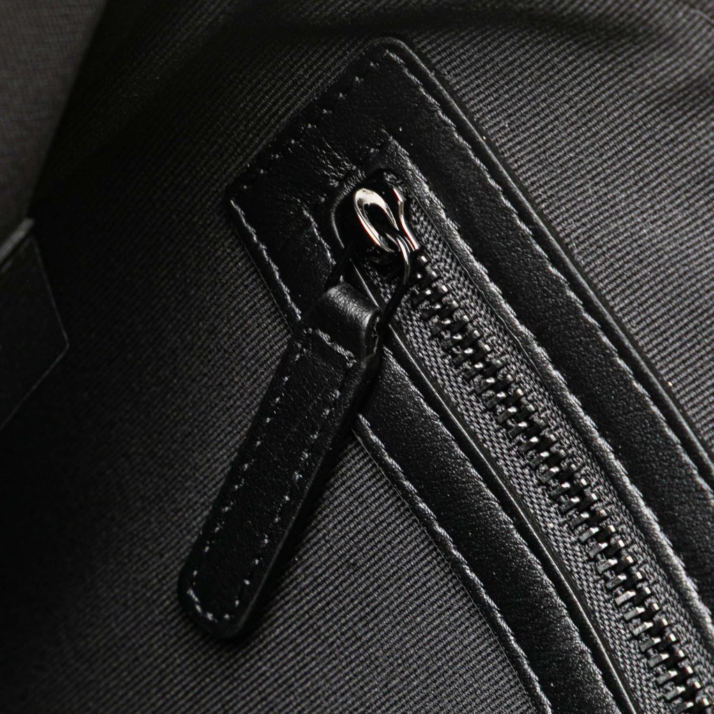 Chanel Medium Stitched Calfskin CC Cosmetic Case - Detail 2