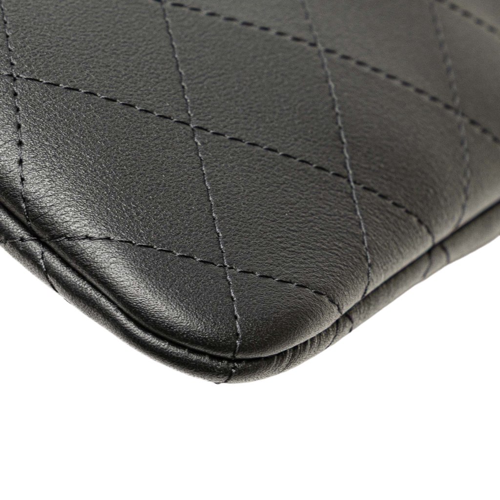 Chanel Medium Stitched Calfskin CC Cosmetic Case - Image 11