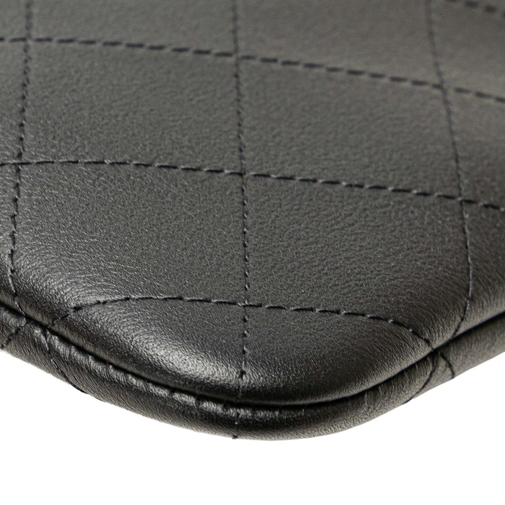 Chanel Medium Stitched Calfskin CC Cosmetic Case - Image 12