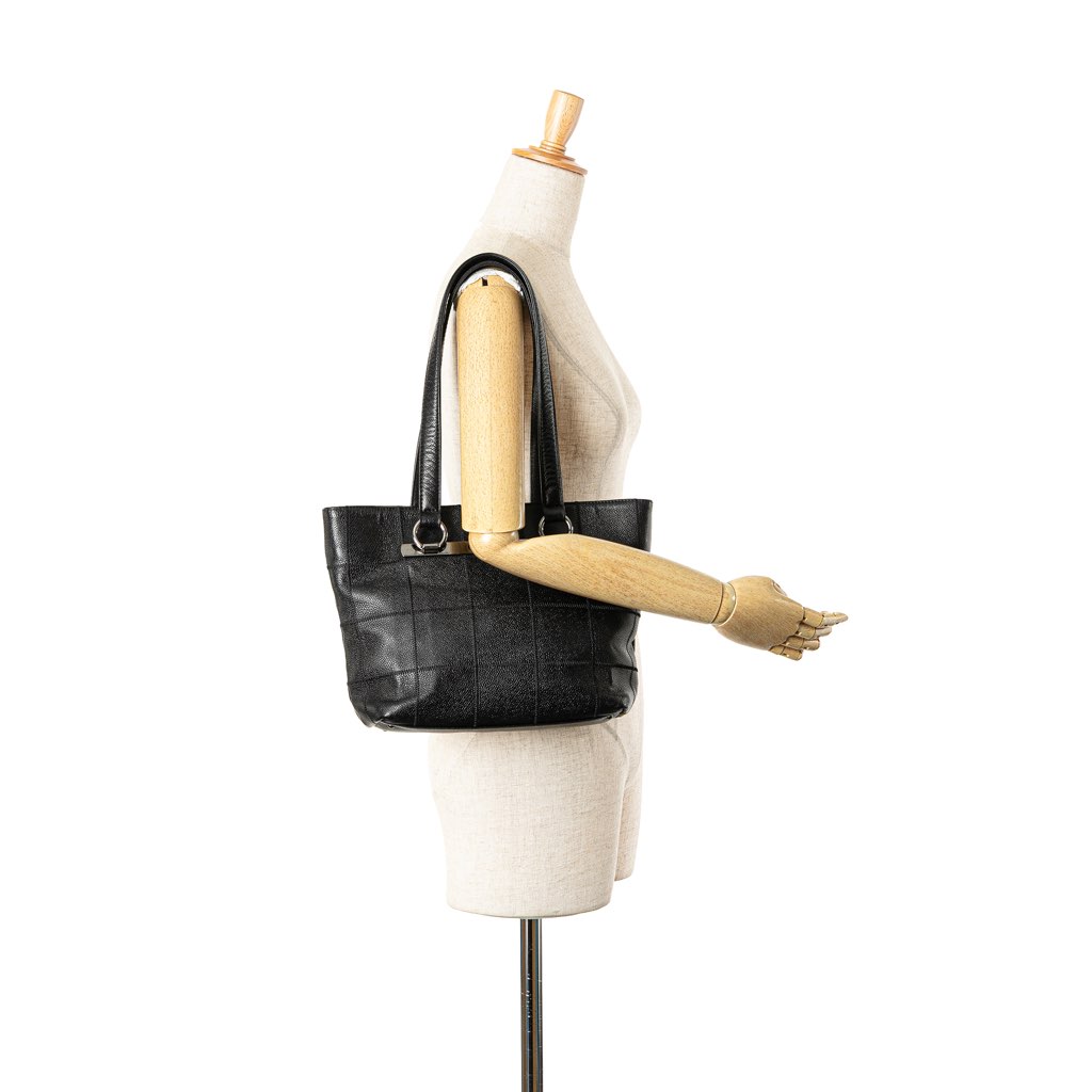 Chanel Caviar Choco Bar Tote - Image 14
