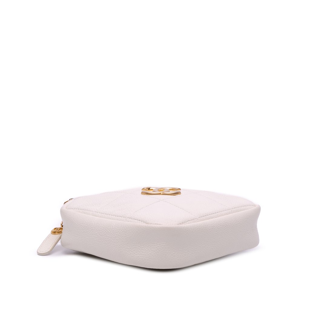 Chanel Quilted Caviar Diamond Clutch With Chain - Image 6