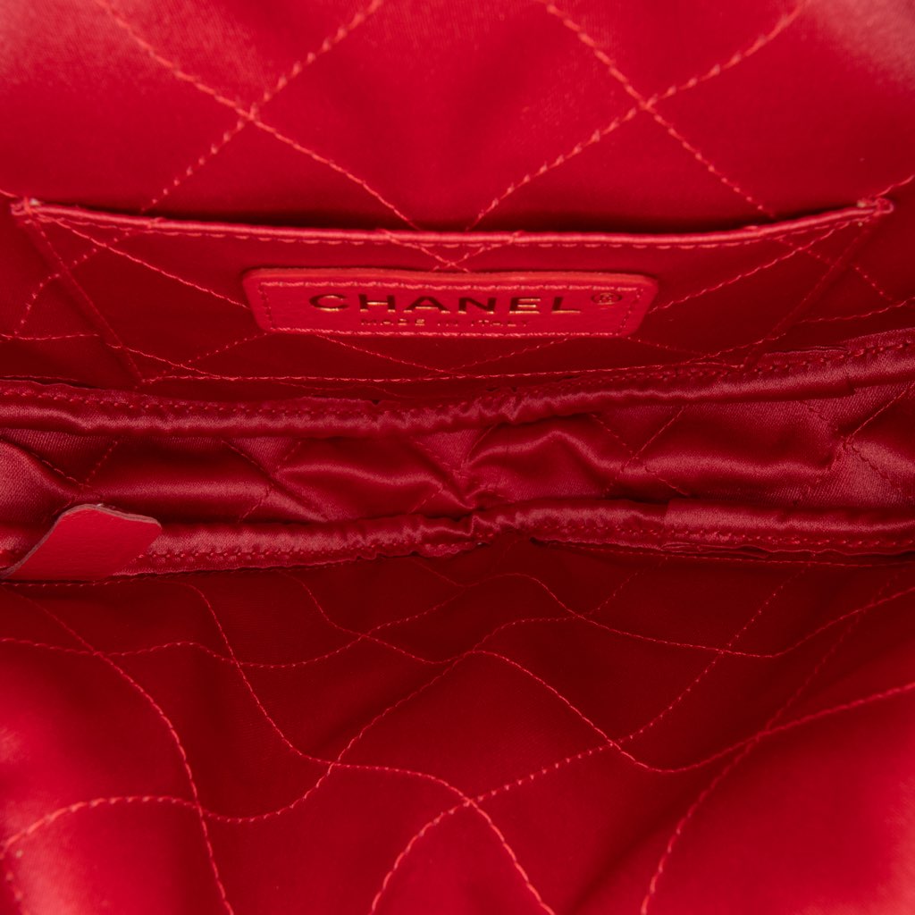 Chanel Quilted Caviar Diamond Clutch With Chain - 4