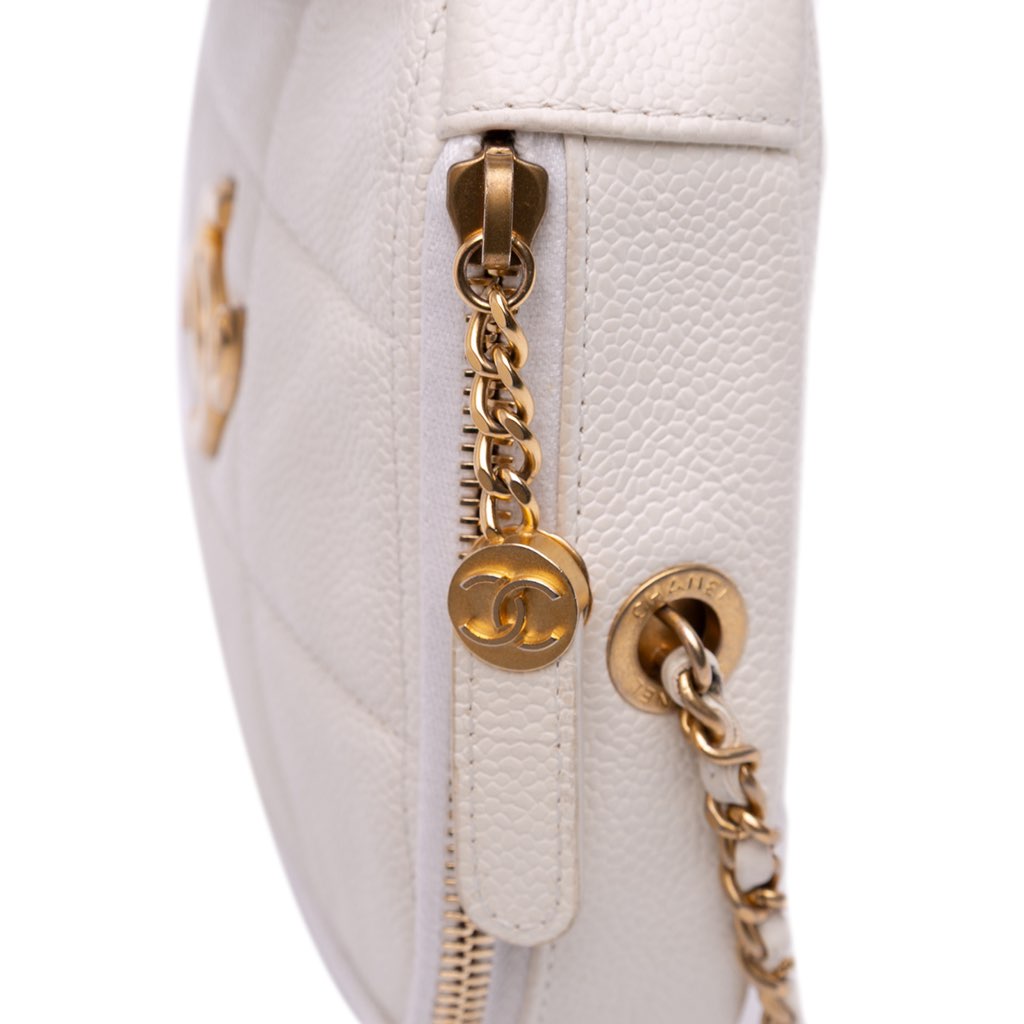 Chanel Quilted Caviar Diamond Clutch With Chain - Detail 2