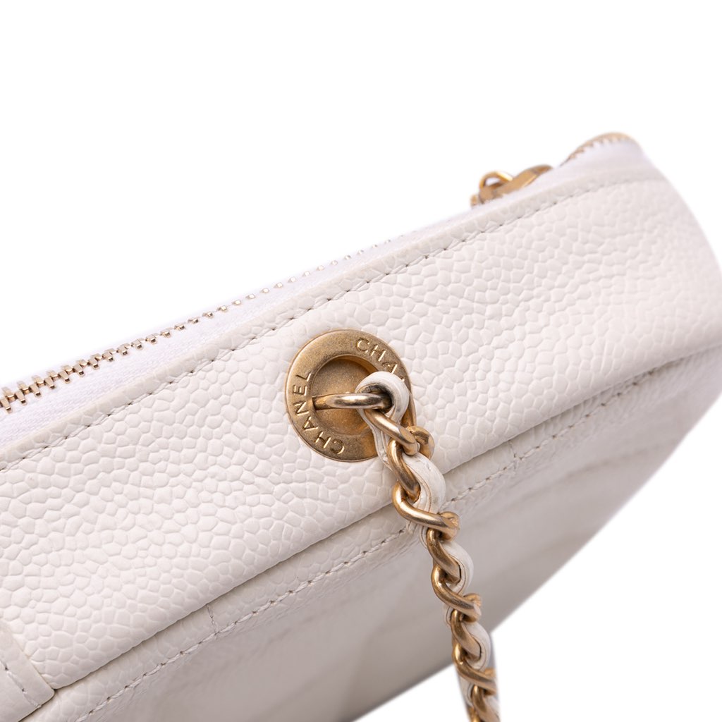 Chanel Quilted Caviar Diamond Clutch With Chain - Image 11