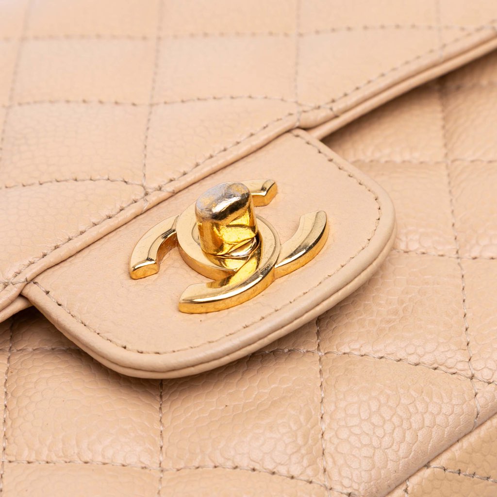 Chanel Medium Classic Caviar Double Flap - Detail 1
