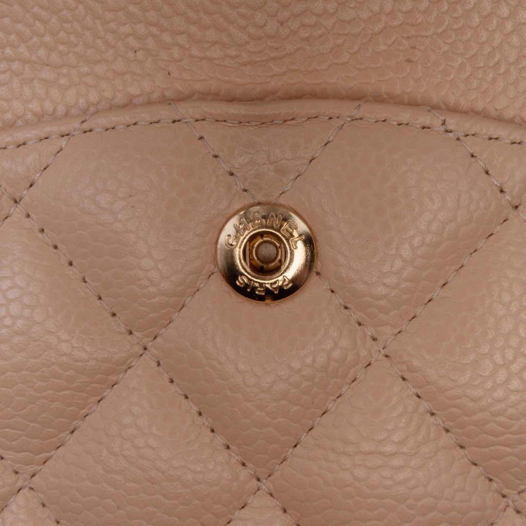 Chanel Medium Classic Caviar Double Flap - Detail 2