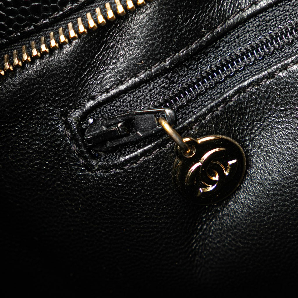 Chanel Caviar Medallion Tote - Detail 2